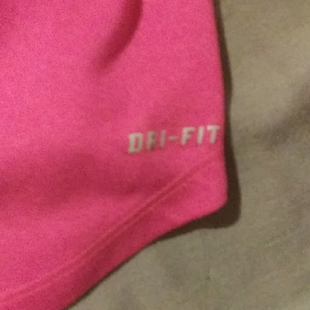Pink nike dri-fit shirt - Picture 6 of 7
